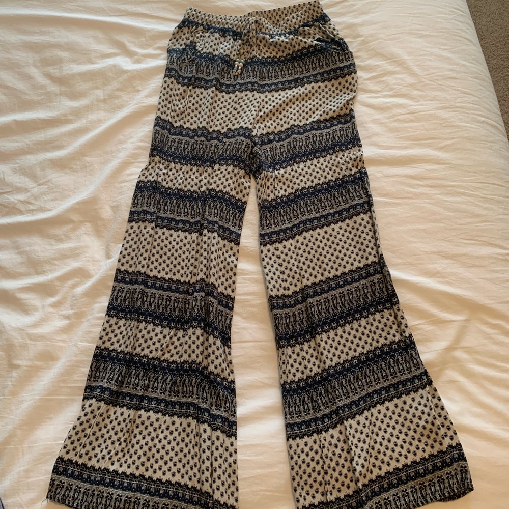 Flowy wide leg patterned pants